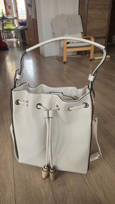 Дамска чанта от изкуствена кожа