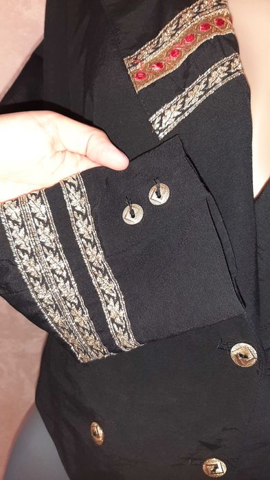 Черно сако с бродерия