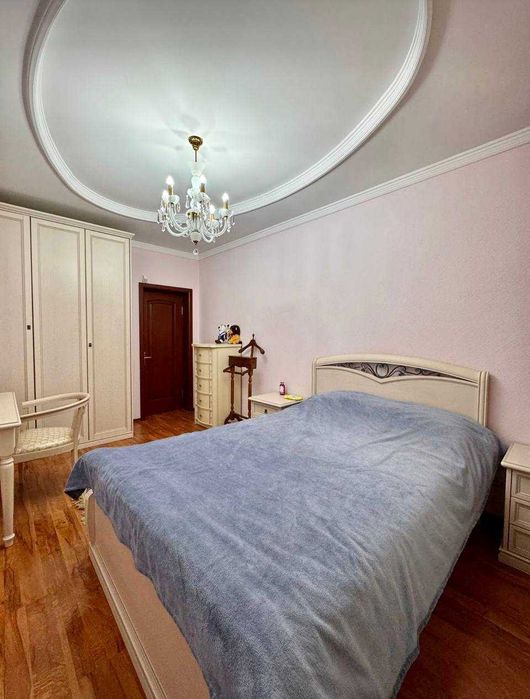 Продаеться квартира 5/8/9 Мирабадский район Улица Афросиаб 160 м2