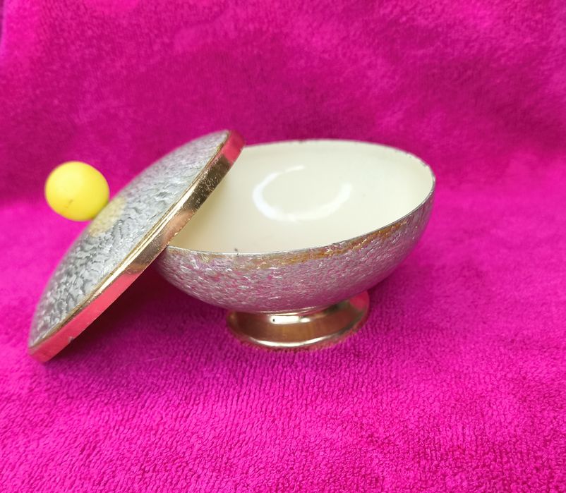 Шкатулка СССР винтаж,перламутровая пудриница.