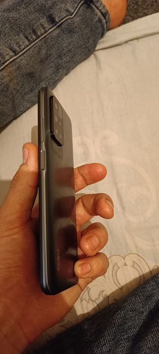 Redmi 10 2022.   4+2/128