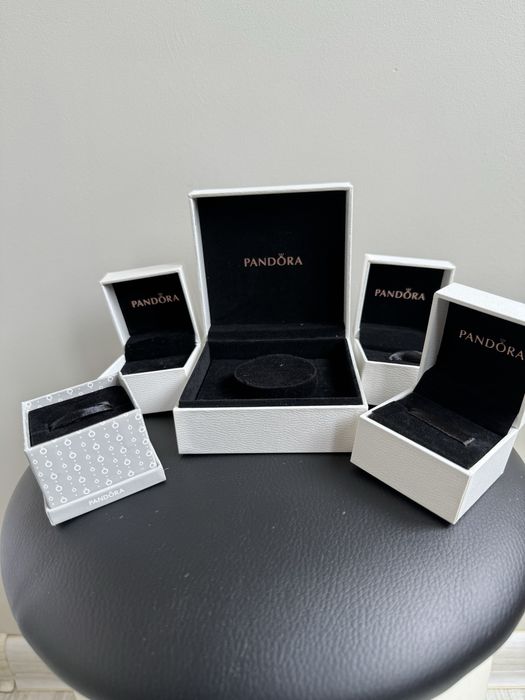 Кутии и торбички Pandora