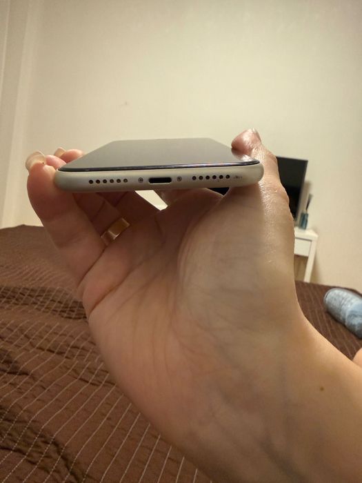 Продам IPhone 11