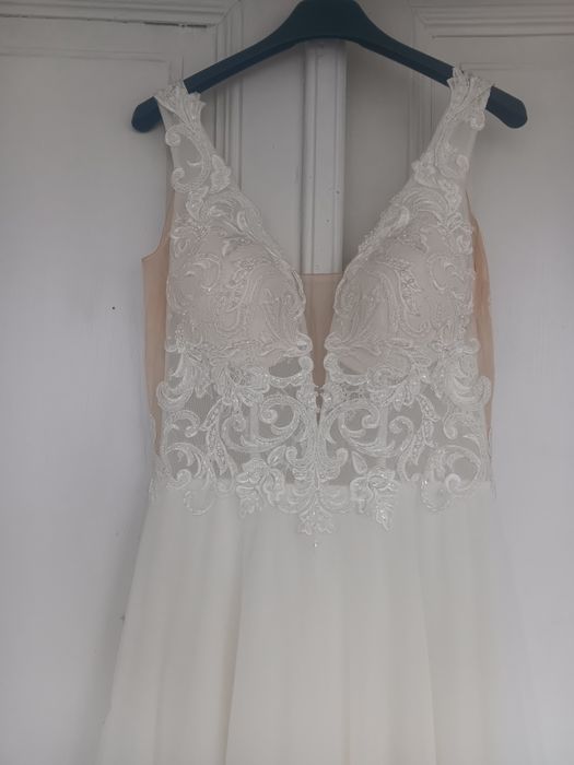 Vând rochie de mireasă trebuie dusă la curățat