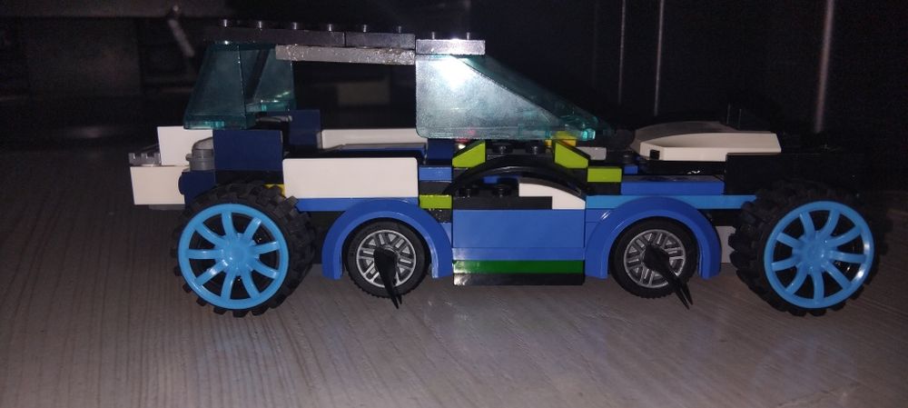 Машына мамодельное lego