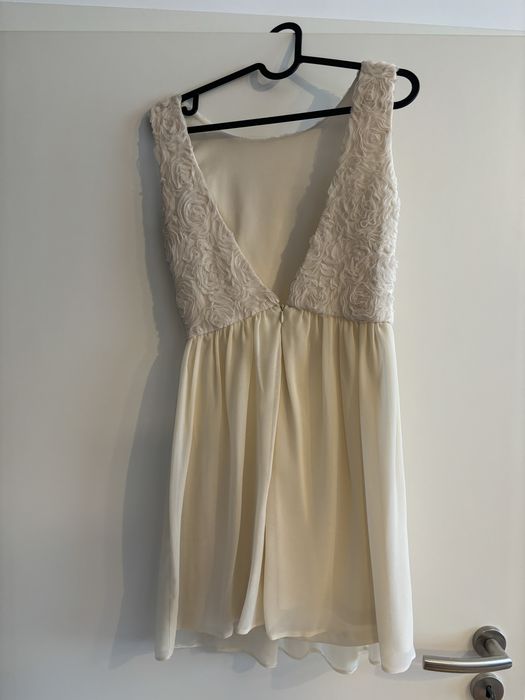 Rochie eleganta crem