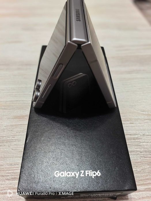Продава се Samsung Z flip 6 в перфектно састояние без забележки 12GB 256 палене комплект телефона е купуван от зора