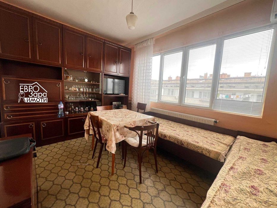 Продава се Четиристаен апартамент в Стара Загора, Център - 105 кв.м за 1235 €/кв.м - Снимка #2