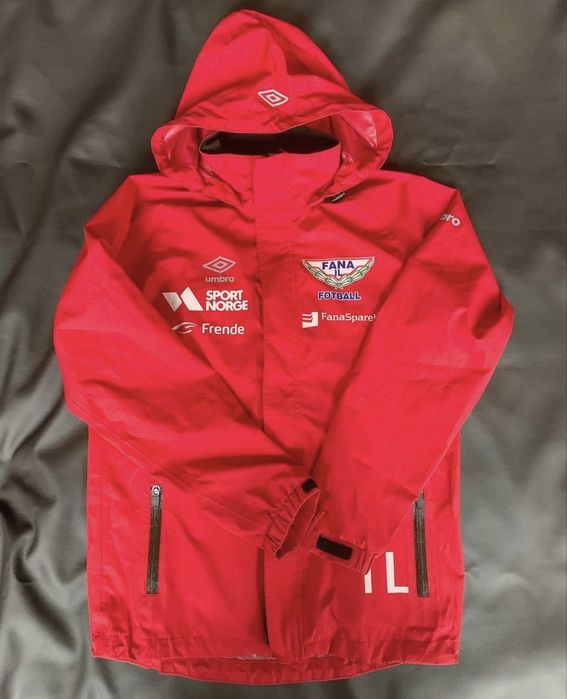 Яке - ветровка Umbro jacket