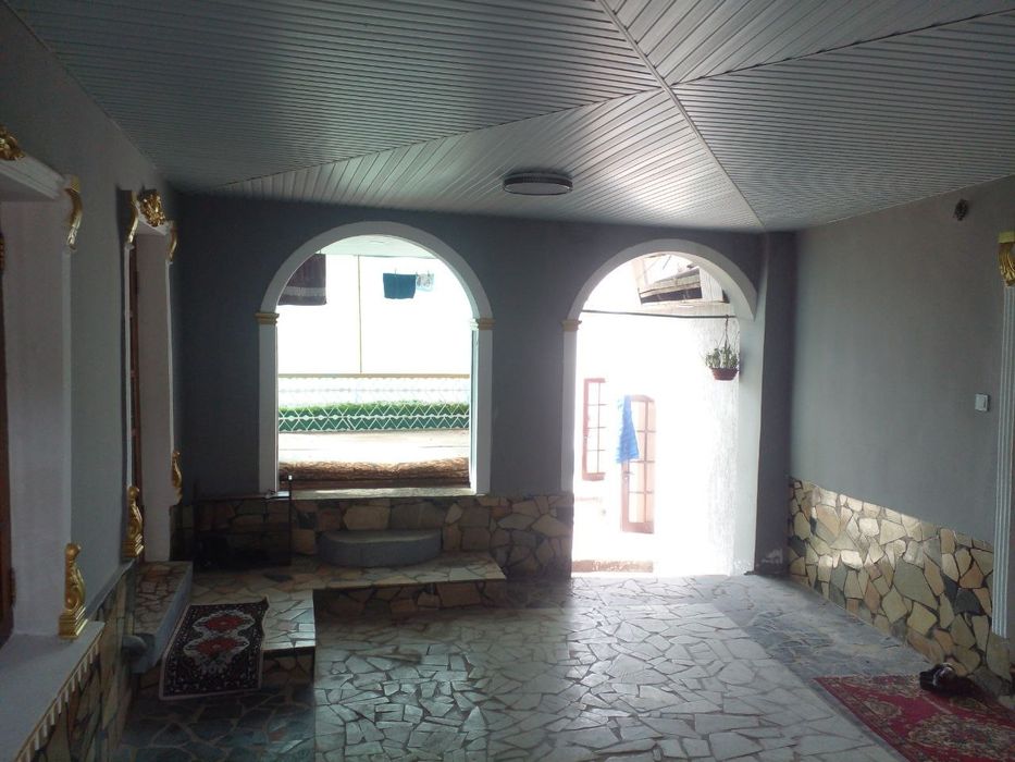 Срочна ховли уй сотилади 13 сотик ремонтлари бор манзил химпром кипчок