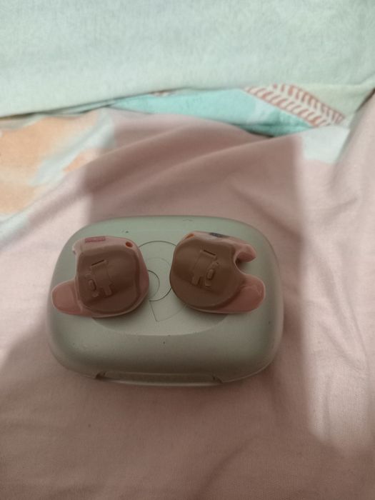 Слухавой аппарат сотилади