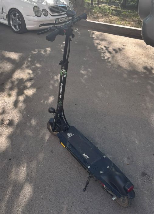 Продам электросамакат KUGO M2