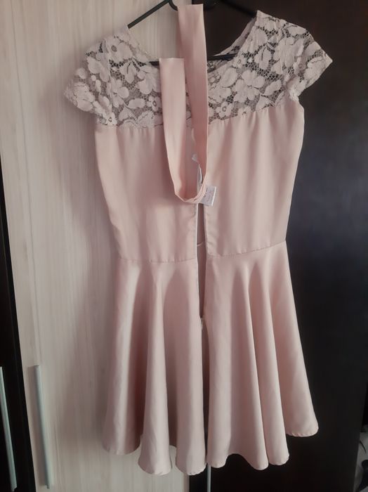 Красива копринена рокля.