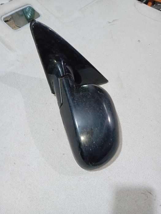 Продавам ляво ел огледало от Хонда Сивик 94г.Honda Civic  CIVI