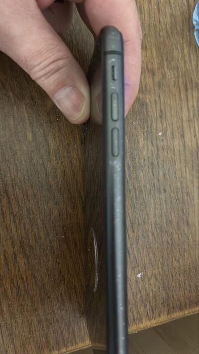 Se vinde Iphone 11 64 gb Memorie