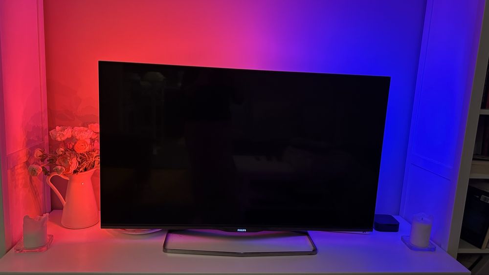 Philips Ambilight 42” Smart TV + 50W външен субуфер