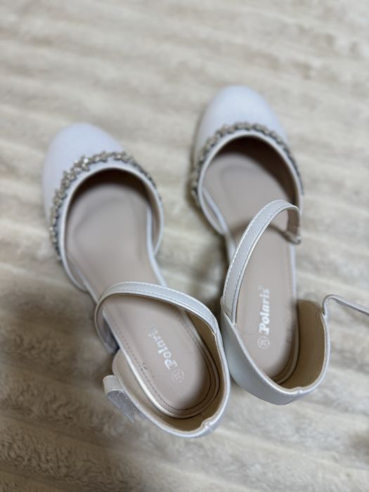 Продам детские туфли