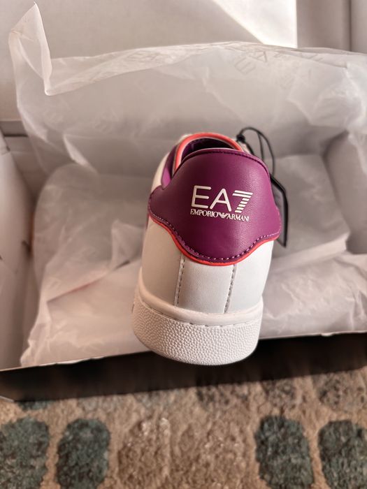 Чисто Нови Оригинални Дамски Обувки Emporio Armani X8X102 38 номер