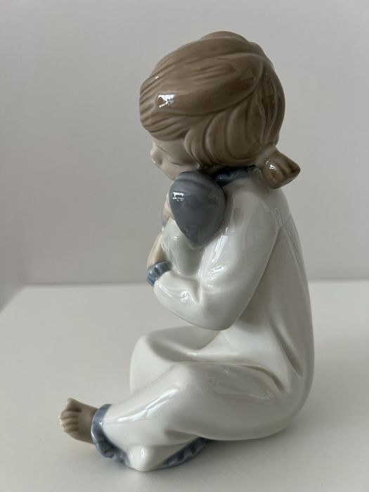 Колекционерска порцеланова фигурка Nao by Lladro