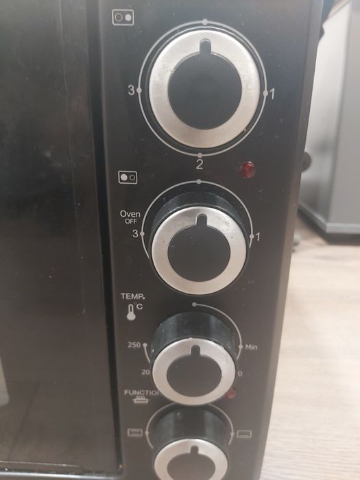 Plită electrică și cuptor