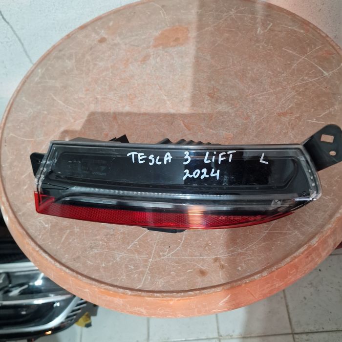 Tesla 3 lift 2024 ляв стоп в задна броня