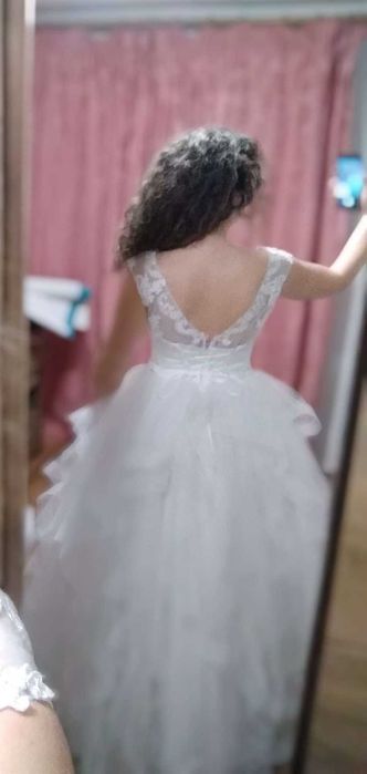 Rochie mireasa noua, tip printesa cu volane