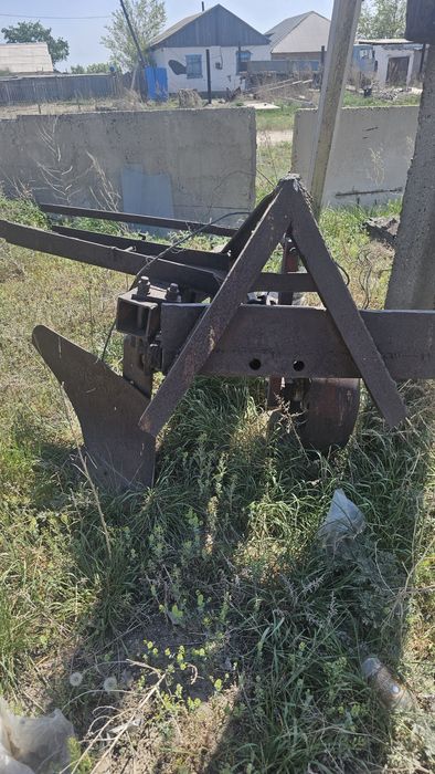 Плуг двух корпусной