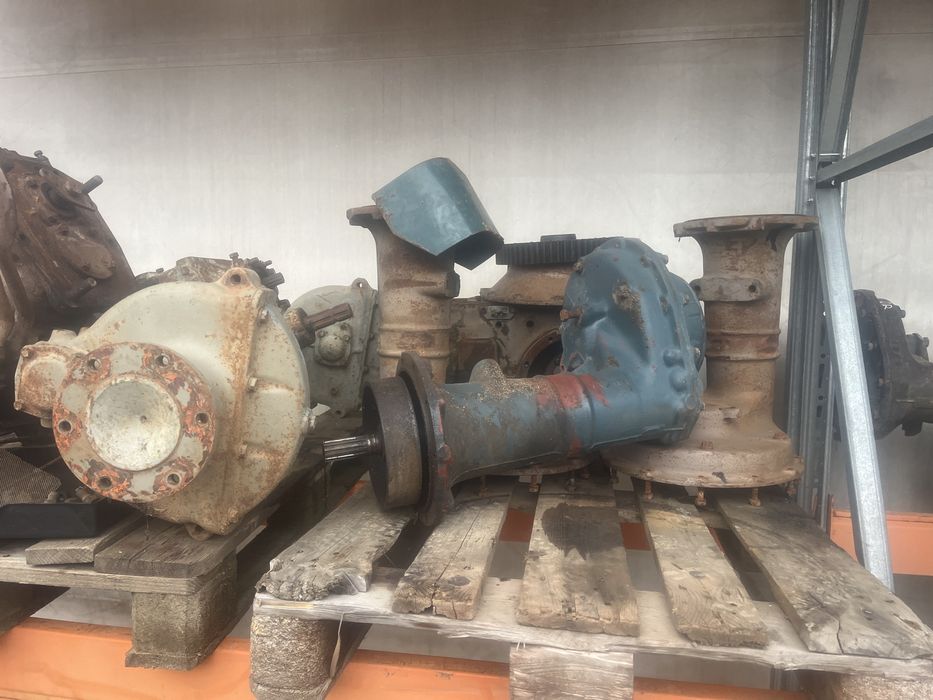 Piese tractor ,transmisie ,cutie,trompe,capace,priza,