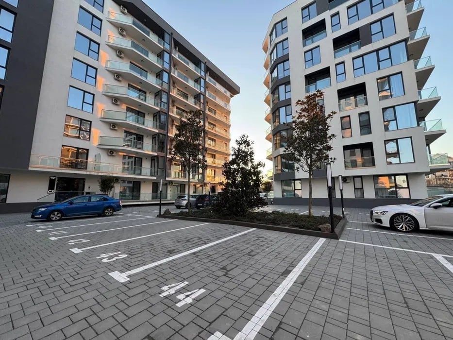 Închiriez apartament