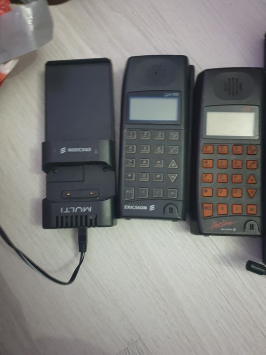 Telefoane vechi de colecție