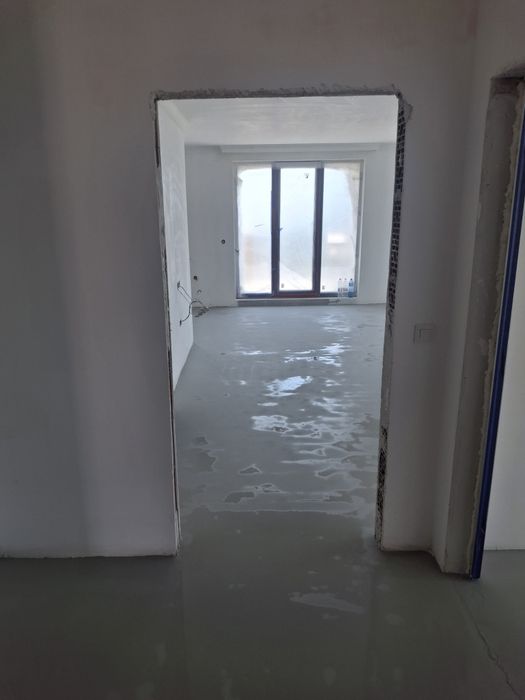 Саморазливна замазка