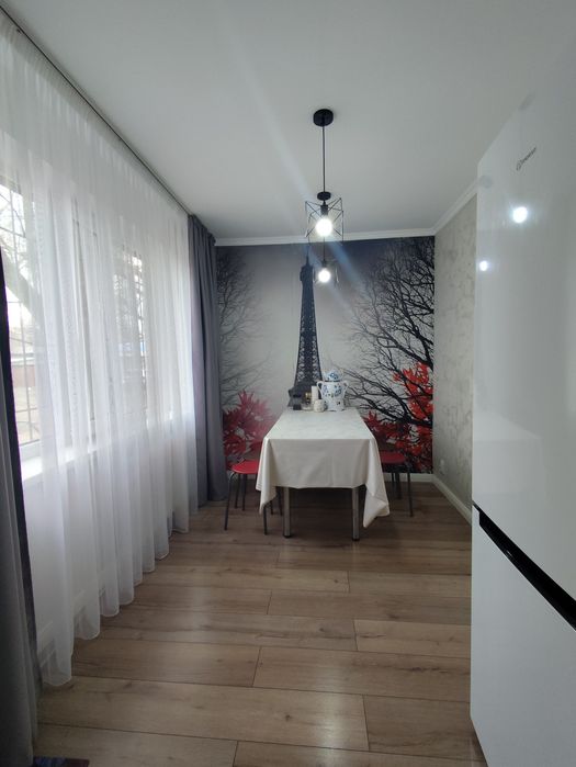 Продам 4х ком квартиру в центре города.