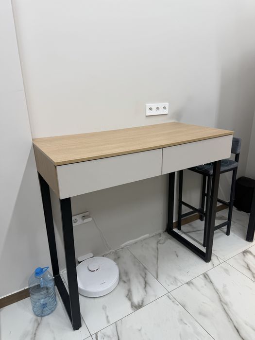 Стол в отличном состоянии