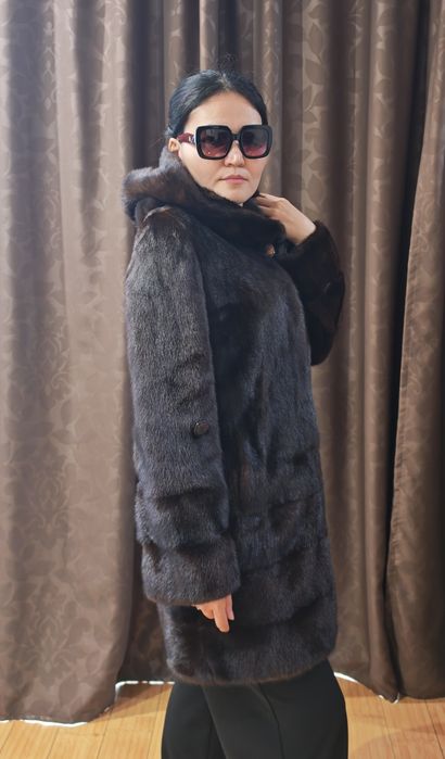 Норковая шуба Black Diamond с капюшоном Premium Mink