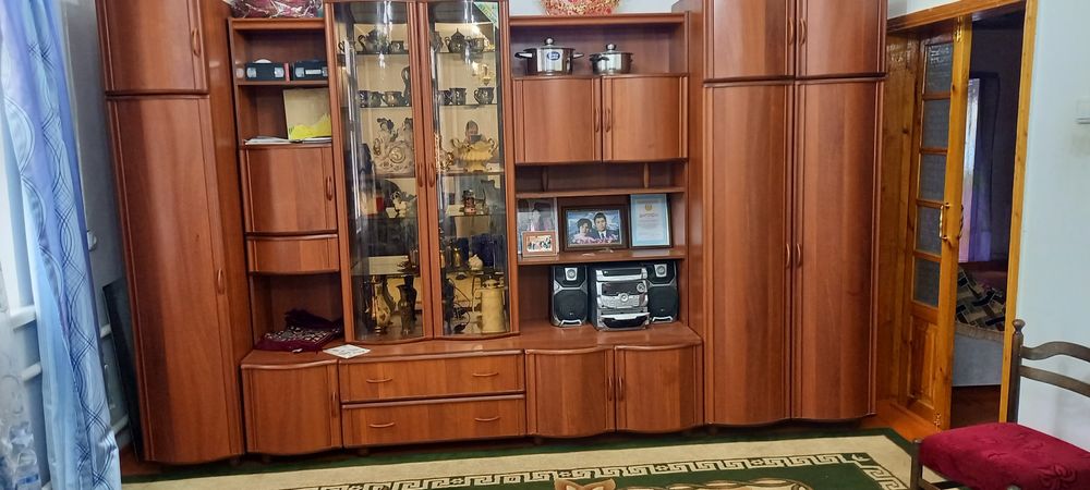 Стенки мебельные для зала