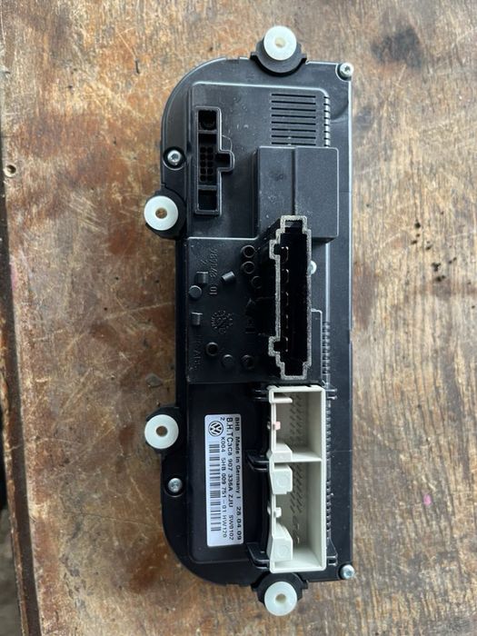 Панел за климатроник VW PASSAT JETTA GOLF 3C8 907 336A с подгрев