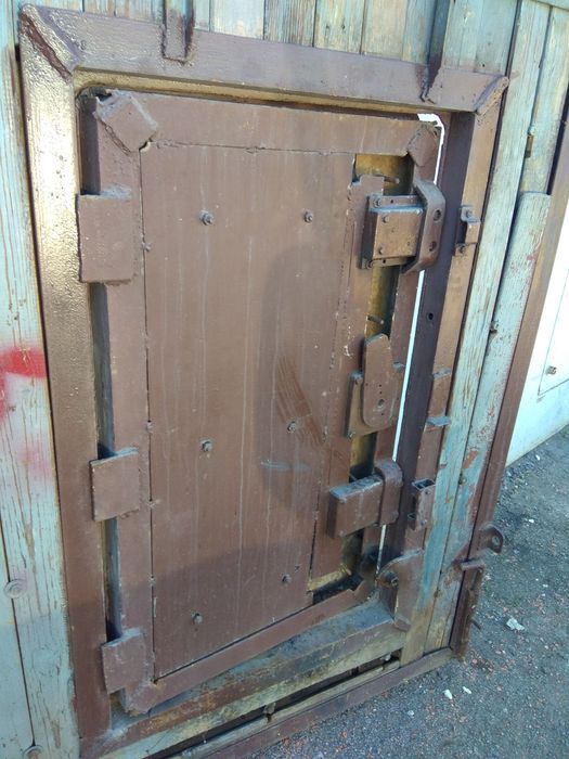 Продаю гараж 4*8 ,6 мрн!