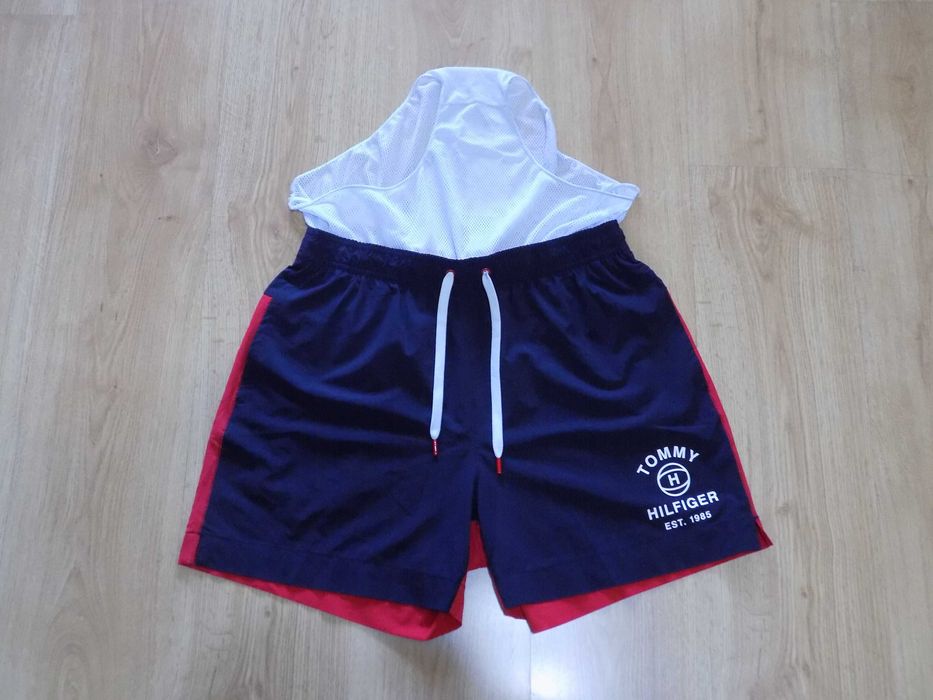 нови къси панталони tommy hilfiger/calvin klein шорти оригинални L/S