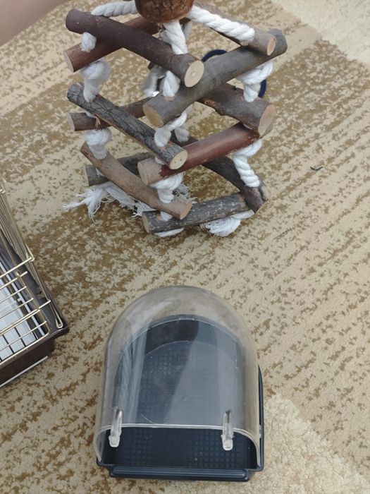 Клетка для попугая виесте со всем