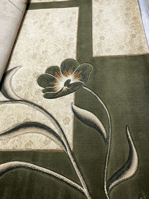 Палас в отличном состоянии