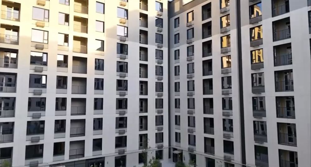 Квартира со скидкой 30% возле метро, на втором этаже , можно в ипотеку