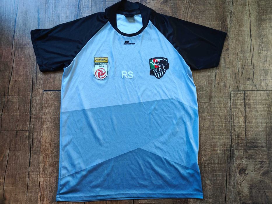 Tricou și bluze de fotbal