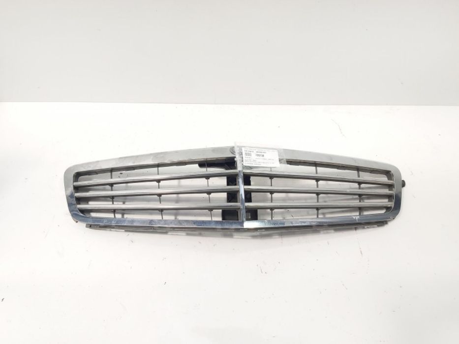 Grila bara fata centrala cu sigla, cod A2048801283, Mercedes Clasa C (W204) facelift