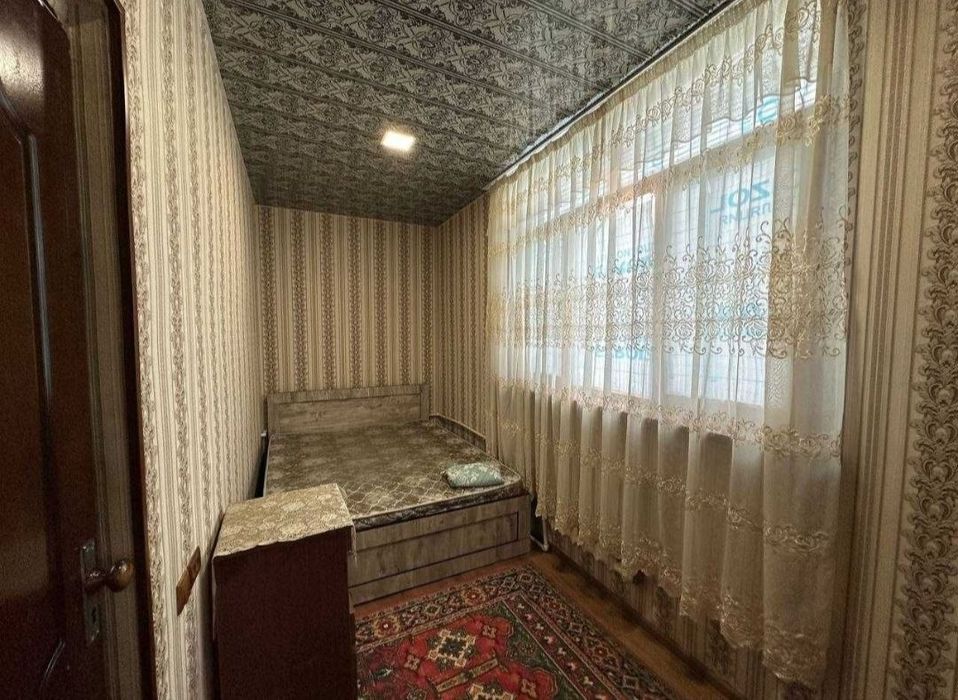 1хоналик 2 хоналик  килинган 4- этаж. 47 кв метр. Адрес: Динамо Бозорч