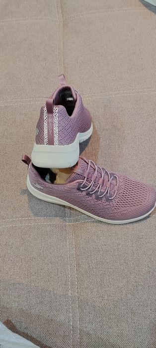 Încălțăminte sport Skechers ROZ

SkechÎncălțăminte sport Skechers ROZ