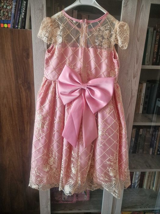 Нарядное платье.