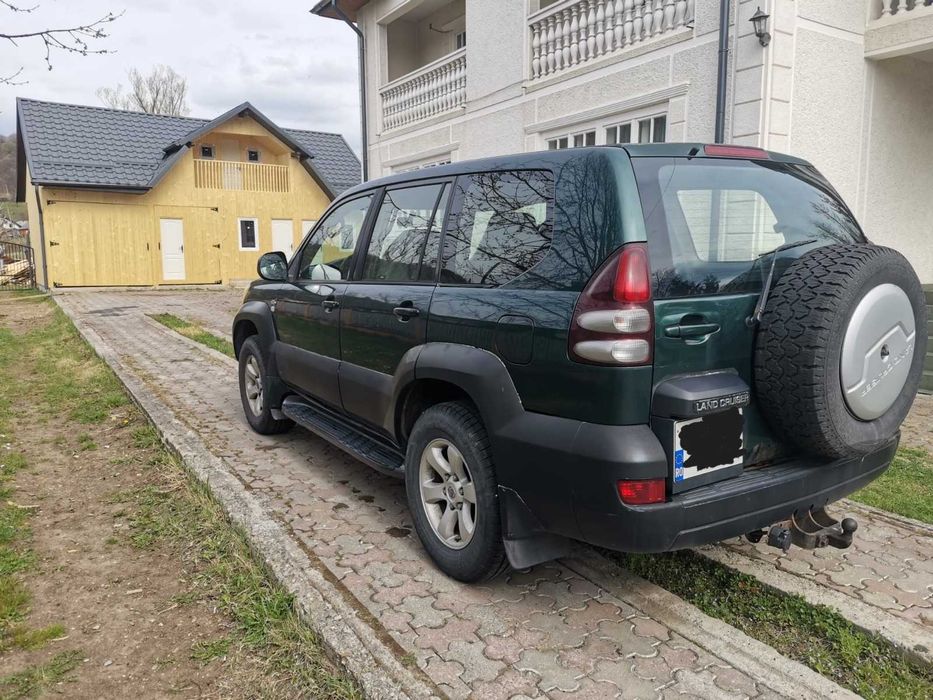 Toyota Land Cruiser 2004 3.0 D-4D + Încă o Toyota Land Cruiser 2004 3.0 D-4D pentru piese
