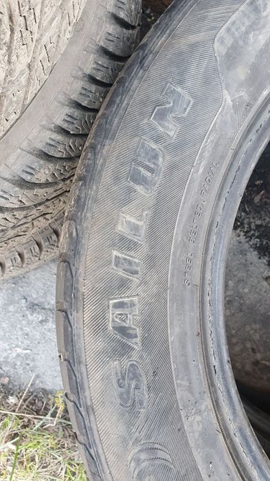 Продам две шины r18
