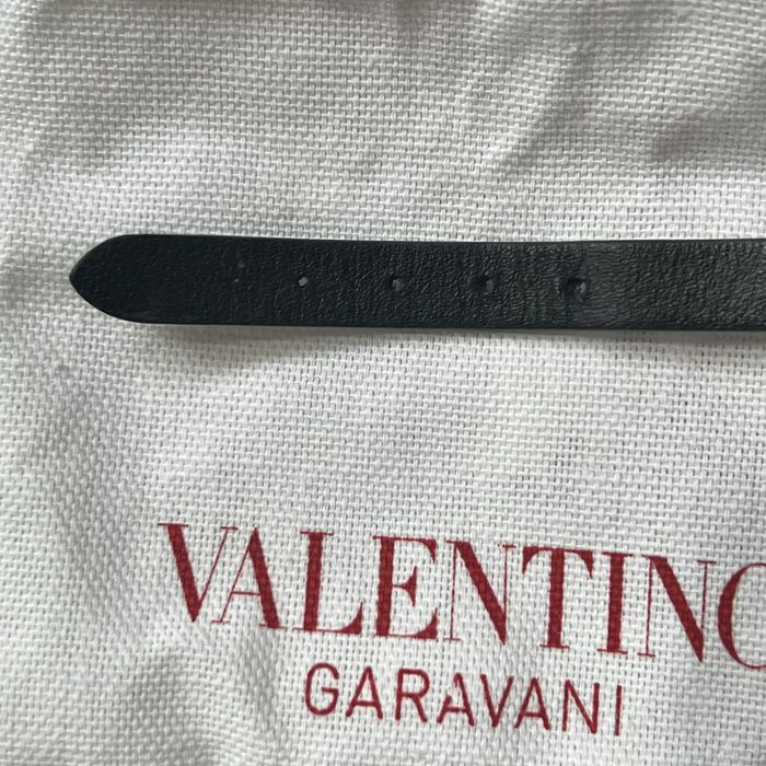 Оригинална гривна Valentino Garavani VLogo с кристали Swarovski®