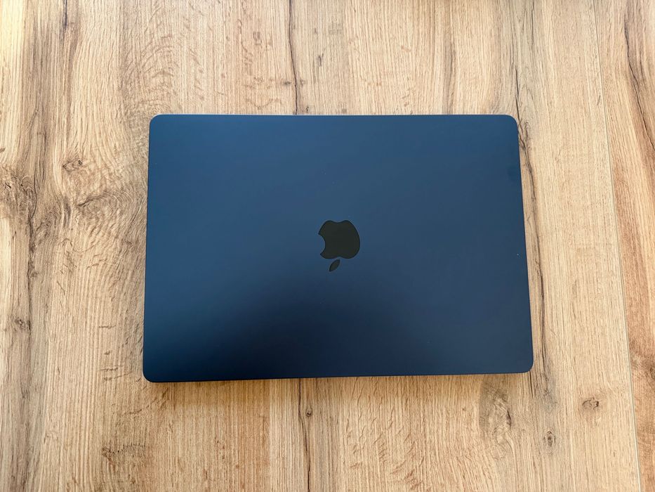 MacBook Air 15" M4 Chip 10-CPU, 10-GPU, 16GB RAM, 512SSD В ГАРАНЦИЯ